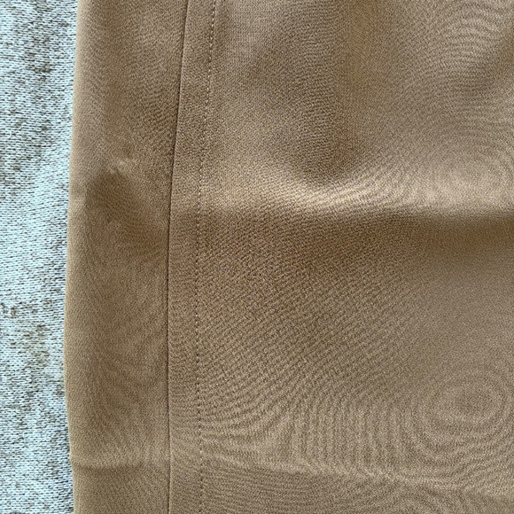 NWT Aritzia Pencil Skirt | Camel | Size 6 - Picture 4 of 9